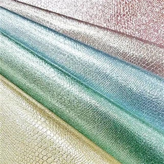 كلاسيكي ملون من الذهب المعدني ملمس الأفعى الملمس لامعة بو فو لفات جلدية صناعية صناعية لتصنيع ديي حقائب اليد